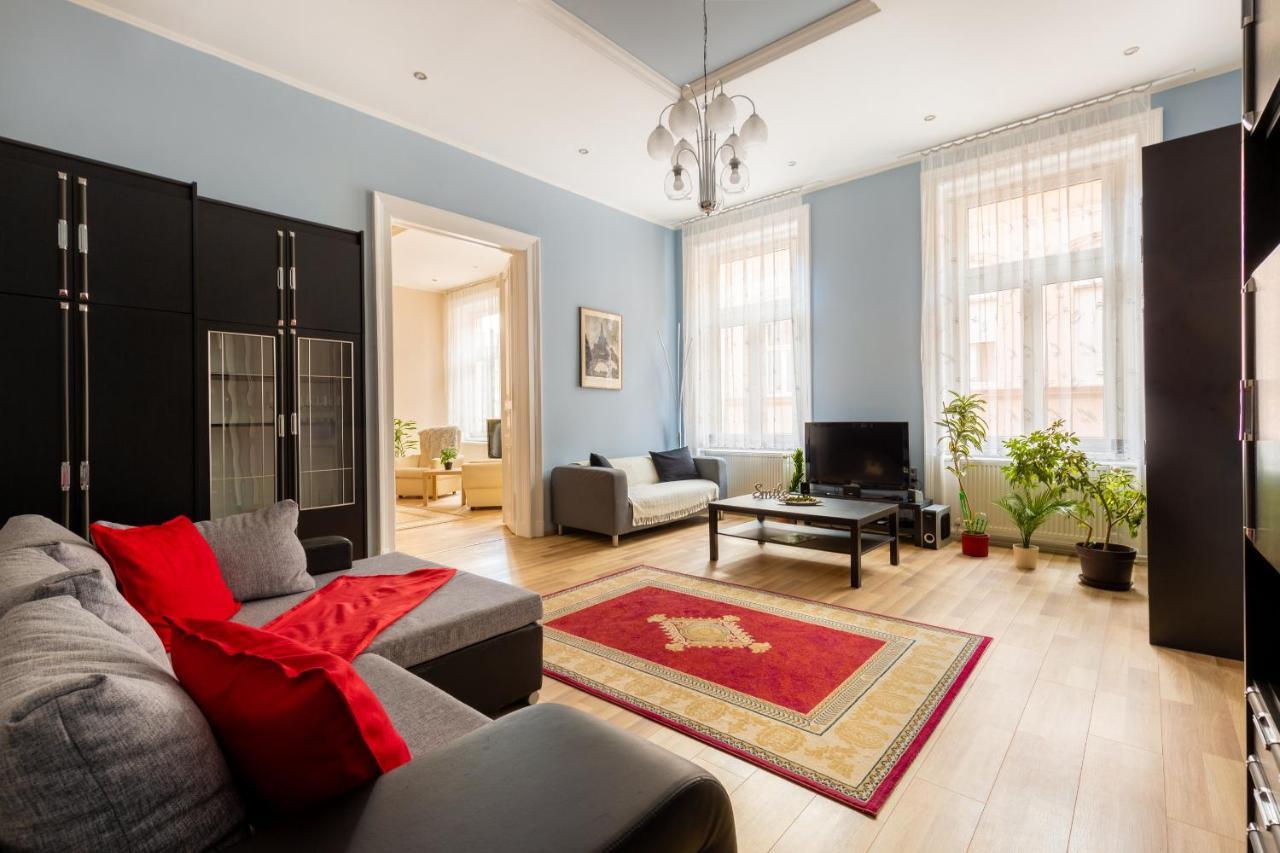 F24 Ferenc Apartment ブダペスト エクステリア 写真