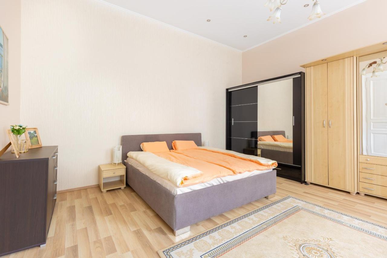 F24 Ferenc Apartment ブダペスト エクステリア 写真
