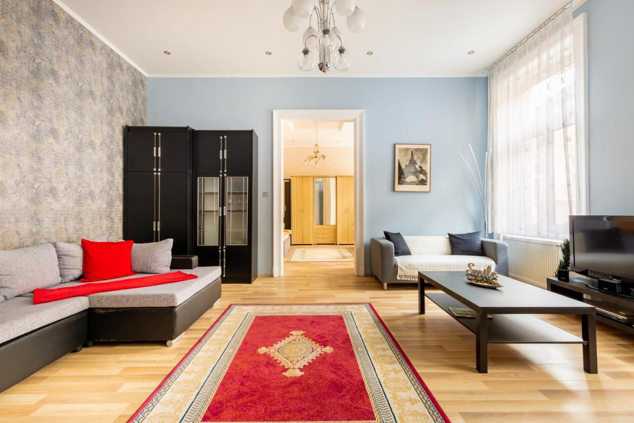 F24 Ferenc Apartment ブダペスト エクステリア 写真