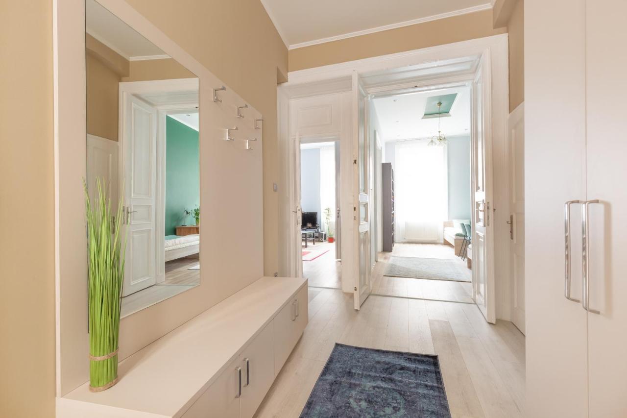 F24 Ferenc Apartment ブダペスト エクステリア 写真