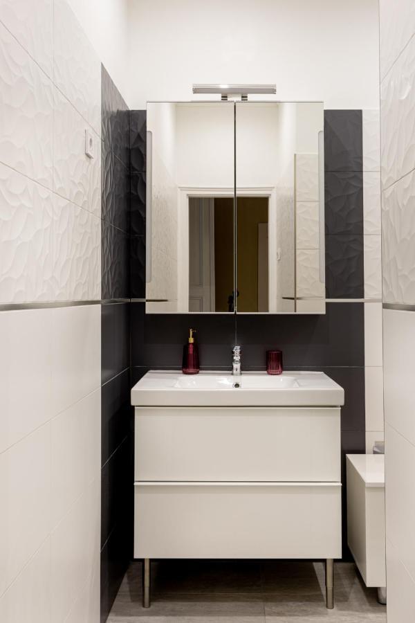 F24 Ferenc Apartment ブダペスト エクステリア 写真