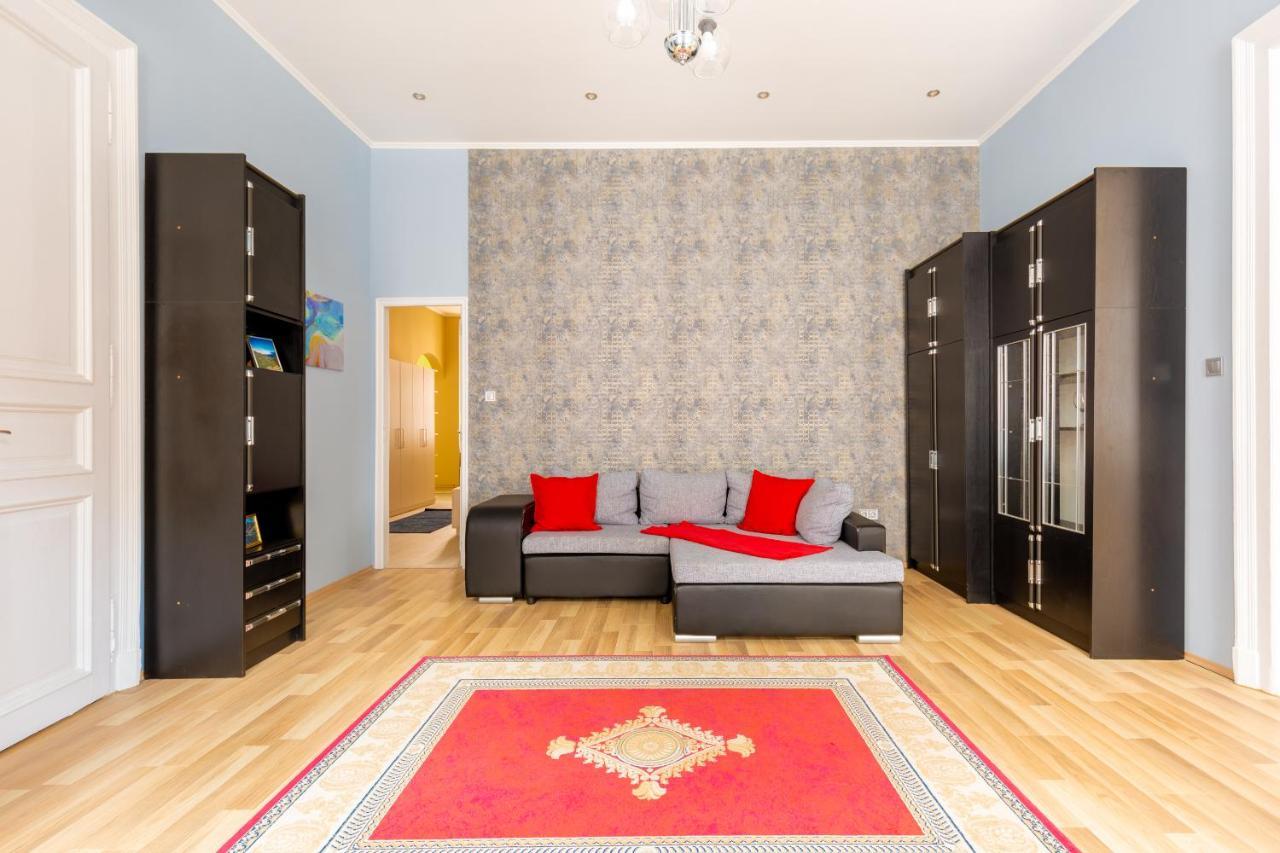 F24 Ferenc Apartment ブダペスト エクステリア 写真