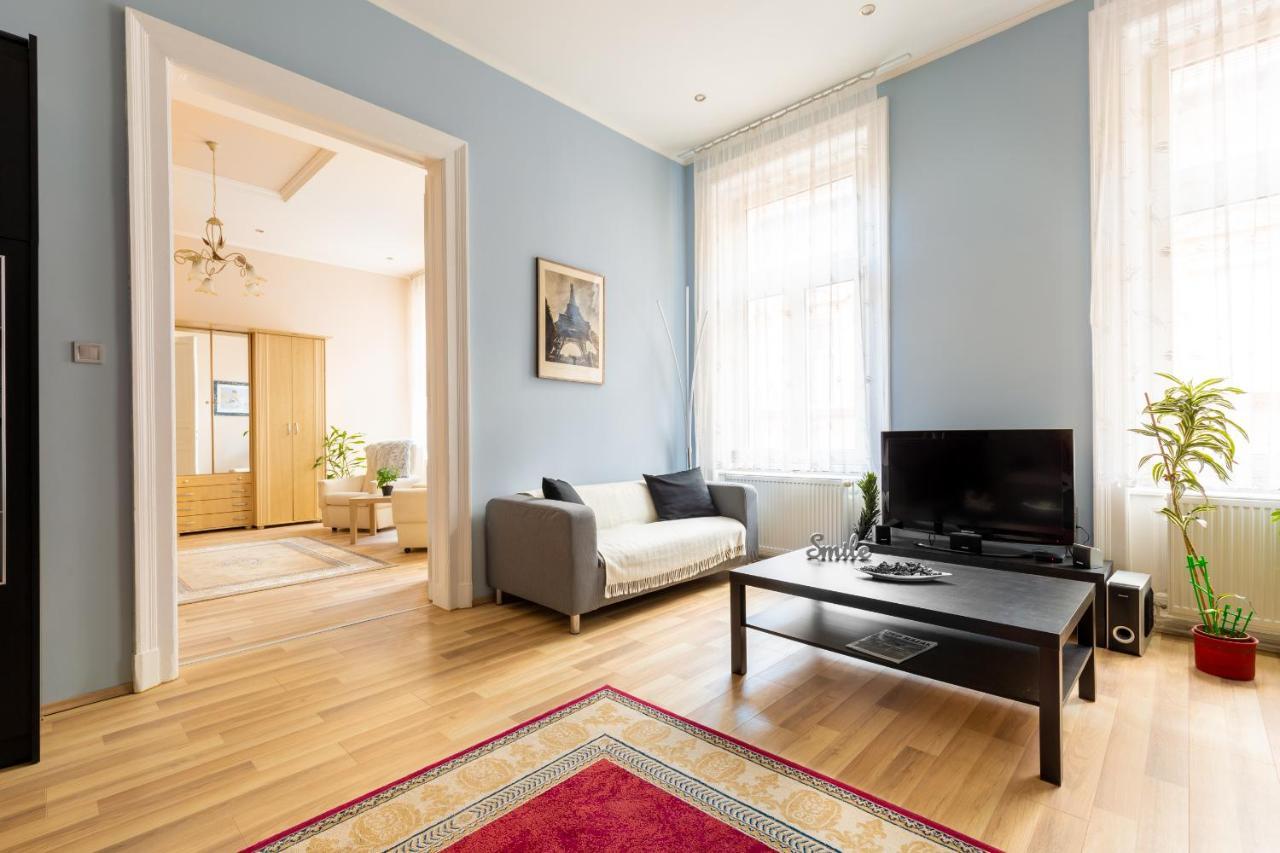 F24 Ferenc Apartment ブダペスト エクステリア 写真