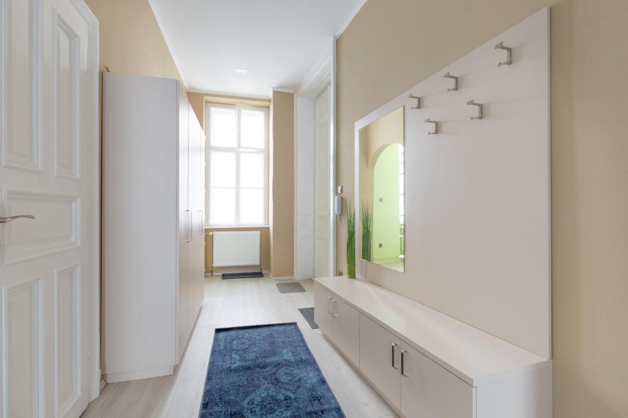 F24 Ferenc Apartment ブダペスト エクステリア 写真